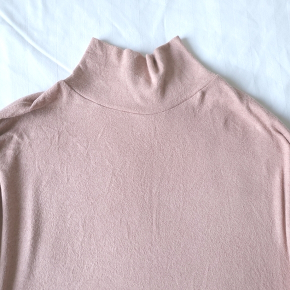 EXPRESS Mockneck Oversized Sweater - Picture 5 of 7